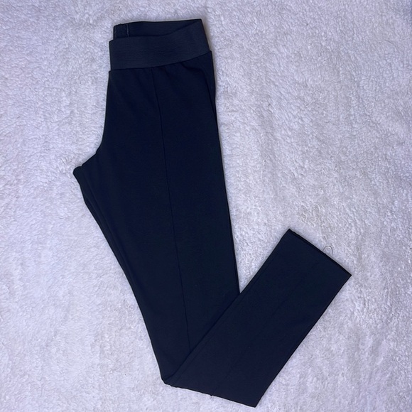 Andrea Jean’s Pants - Andrea Jean’s Skinny Leg High Waisted Pleated Stretch Waistband size Large